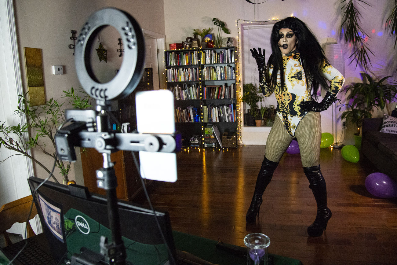 virtual drag game night